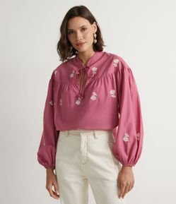 Bata em Algodão com Bordado de Florzinhas