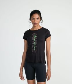 Camiseta Esportiva em Viscose com Estampa STRNG
