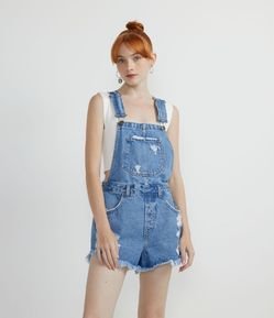 Macaquinho Curto Jeans com Puídos e Barra Desfiada