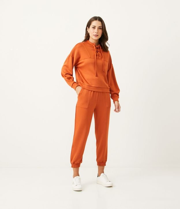 Calça Jogger em Viscose com Amarração e Pesponto no Cós