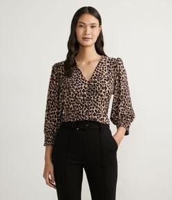 Blusa Manga 3/4 Bufante em Jersey com Estampa Animal Print Onça