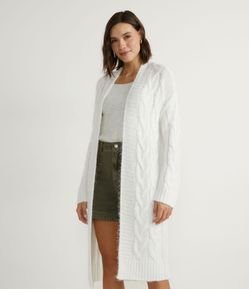 Cardigan Alongado em Tricô com Abertura Total e Detalhe Trançado