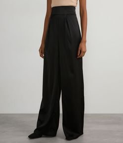 Calça Pantalona em Cetim com Pregas Frontais