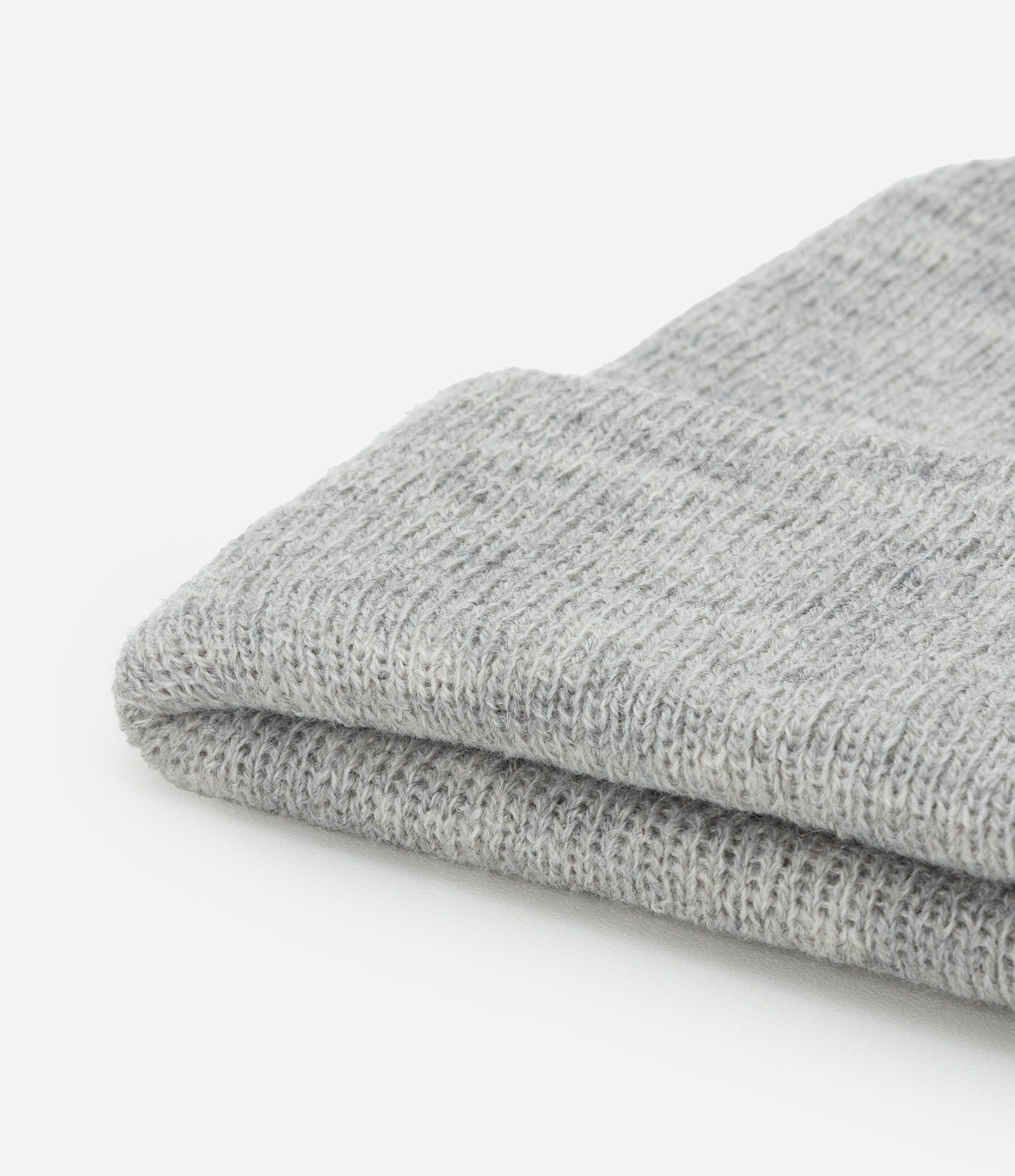 Touca Básica com Dobra Cinza Claro 3