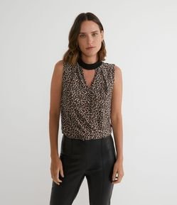 Blusa Regata em Jersey com Gola Halter e Estampa Animal Print Onça
