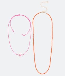 Colar Camadas com Miçangas e Pingente de Flor