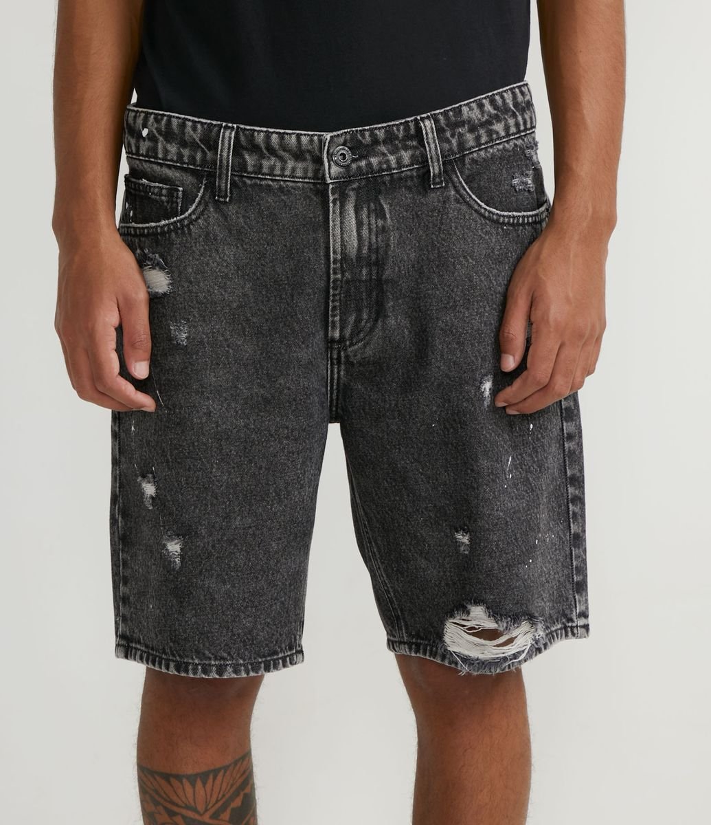 bermuda destroyed renner