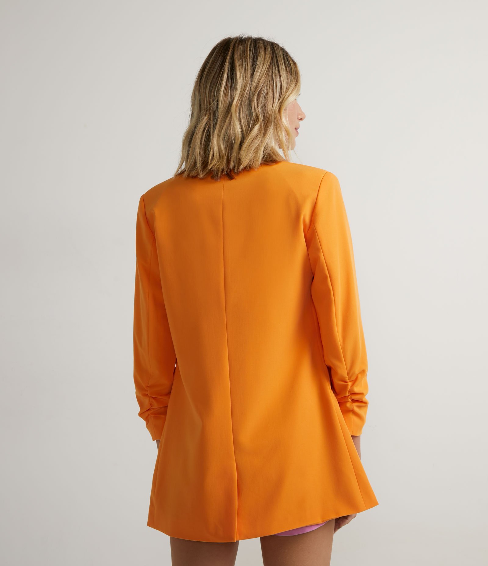 Blazer Alfaiataria Alongado em Crepe com Franzidos nos Punhos 2