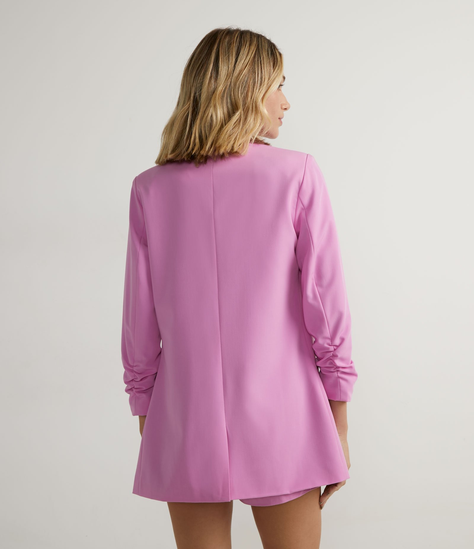 Blazer Alfaiataria Alongado em Crepe com Franzidos nos Punhos 2