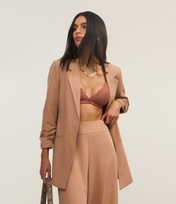 Blazer Alfaiataria Alongado em Crepe com Franzidos nos Punhos