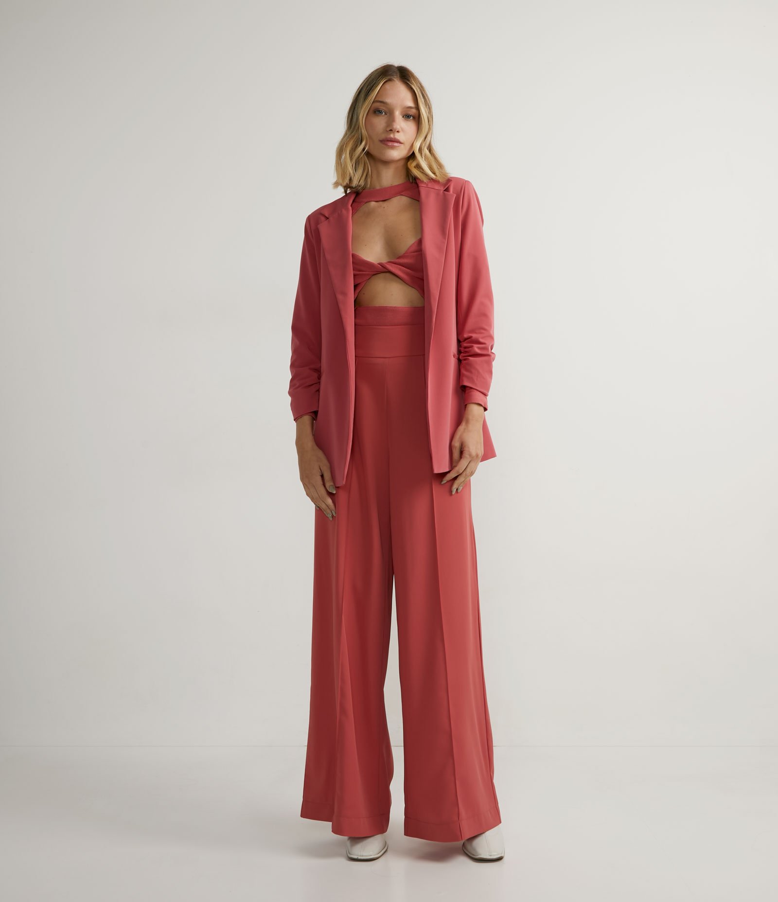 Blazer Alfaiataria Alongado em Crepe com Franzidos nos Punhos 6