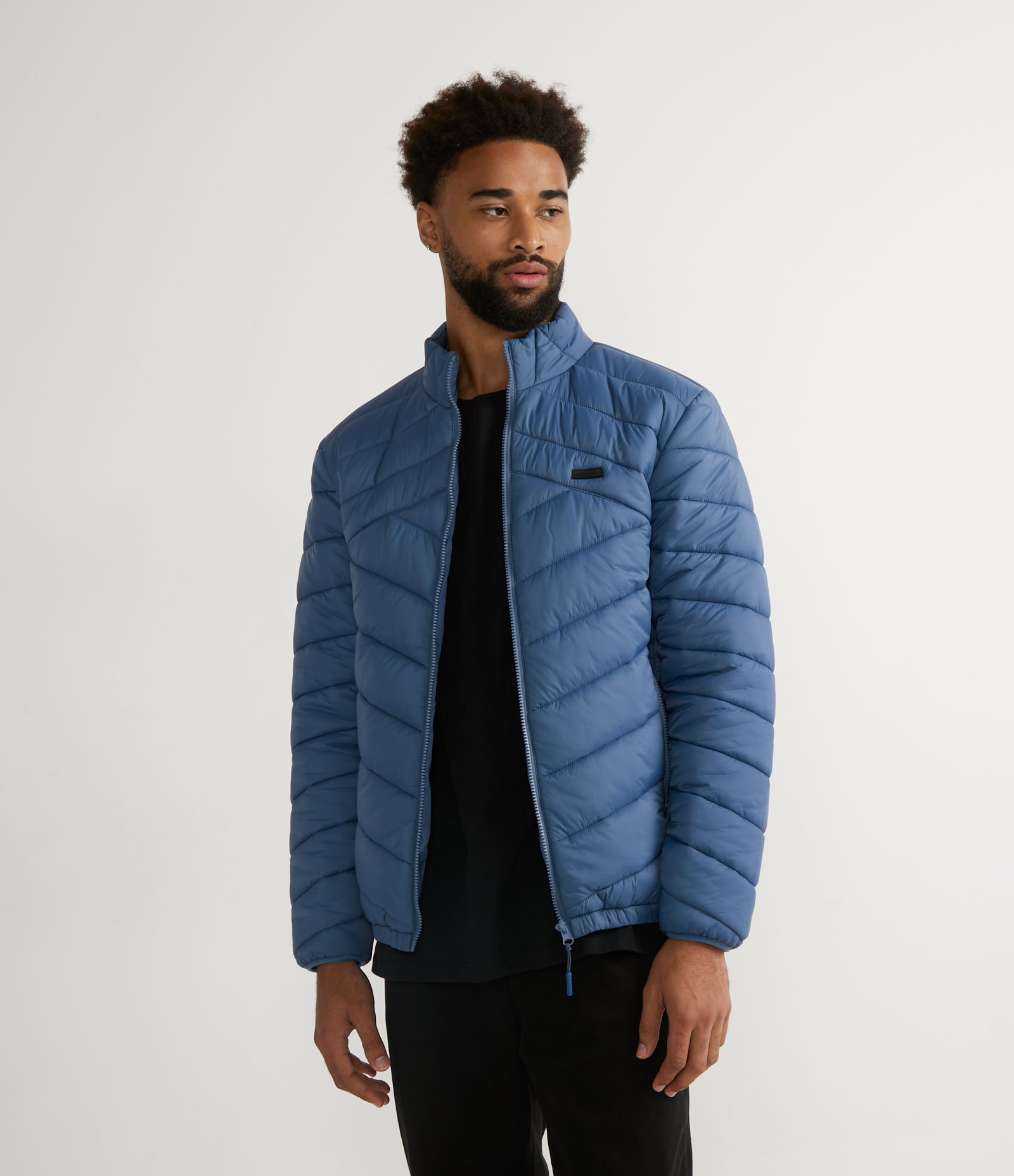 Jaqueta Ultraleve em Poliamida com Gomos e Bolsos 1