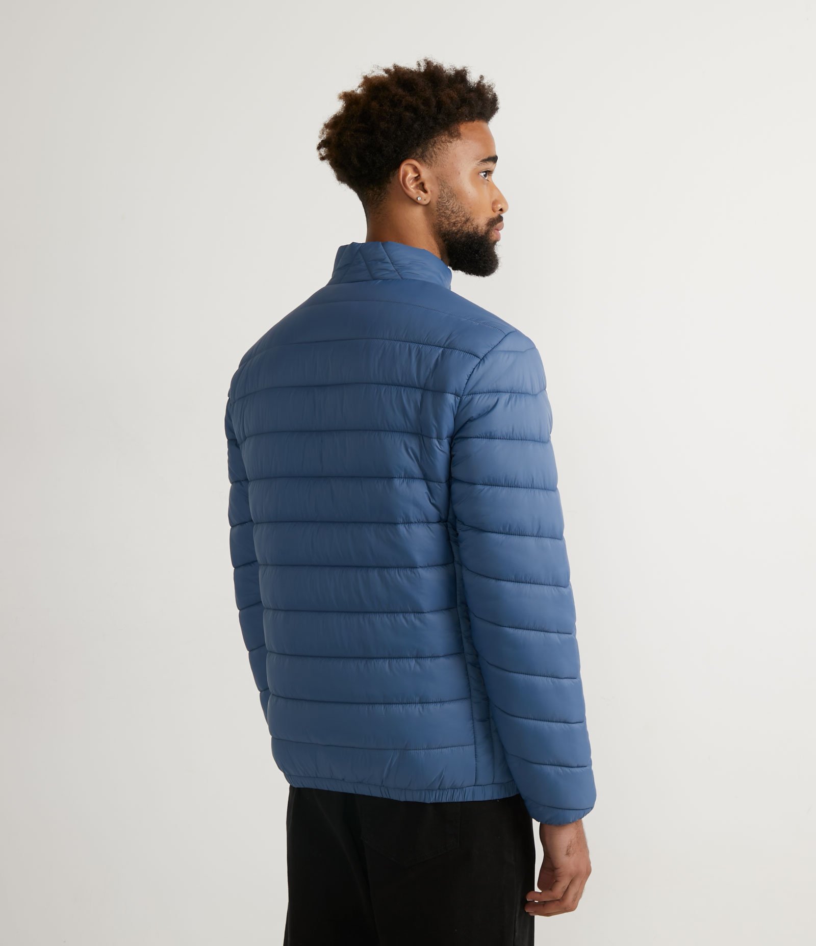 Jaqueta Ultraleve em Poliamida com Gomos e Bolsos 2