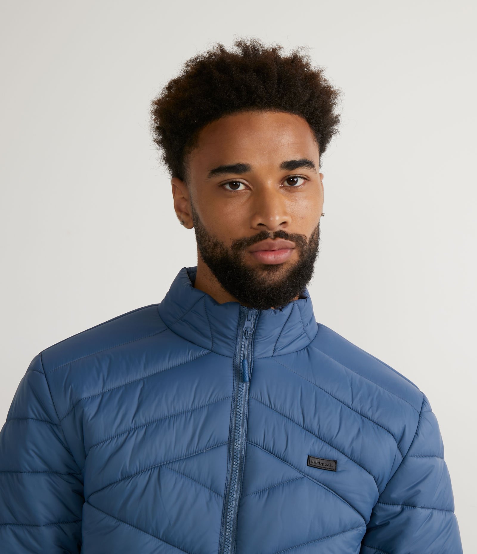 Jaqueta Ultraleve em Poliamida com Gomos e Bolsos 4