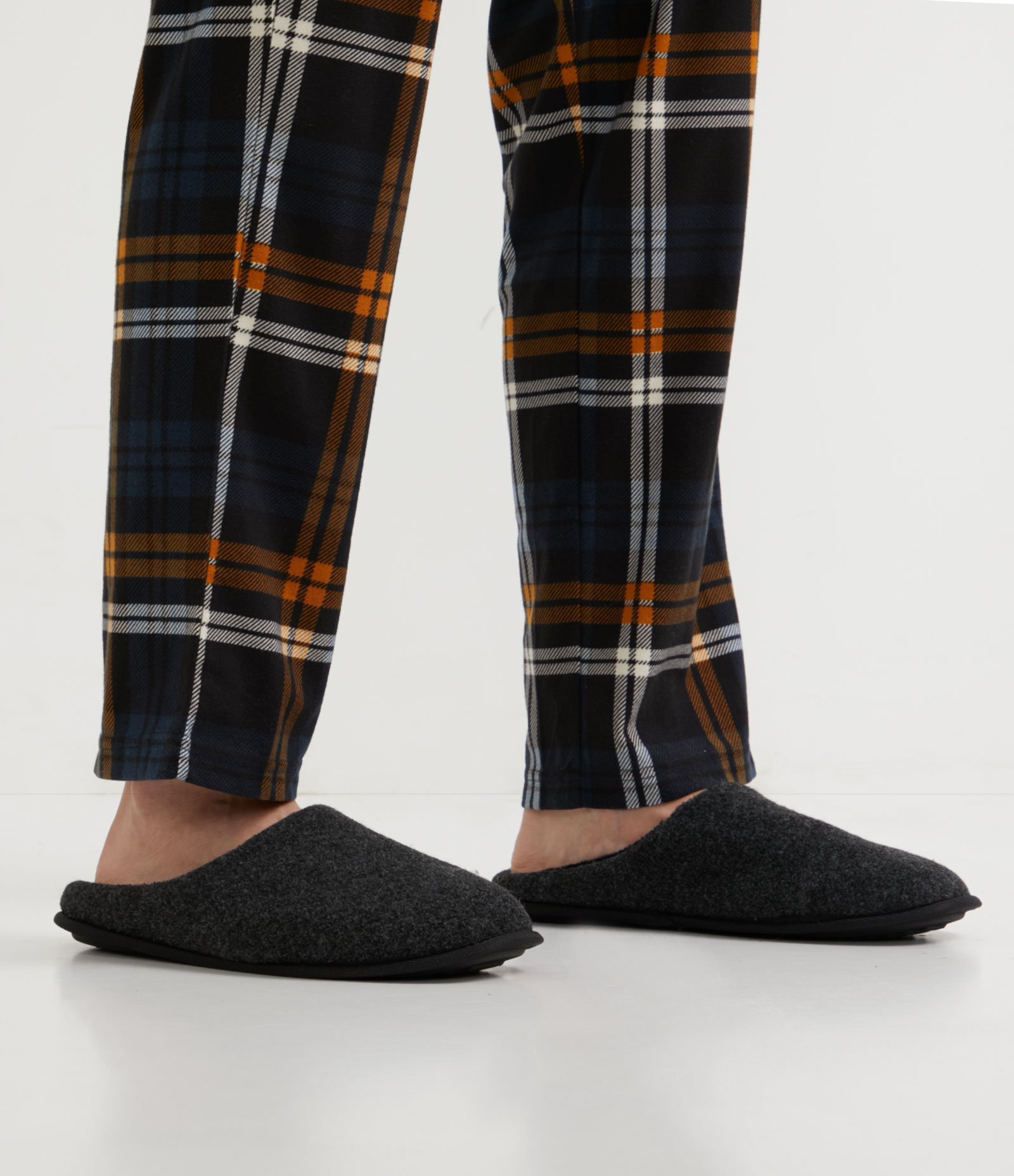 Pantufa Chinelo Slipper com Textura Cinza Escuro 8