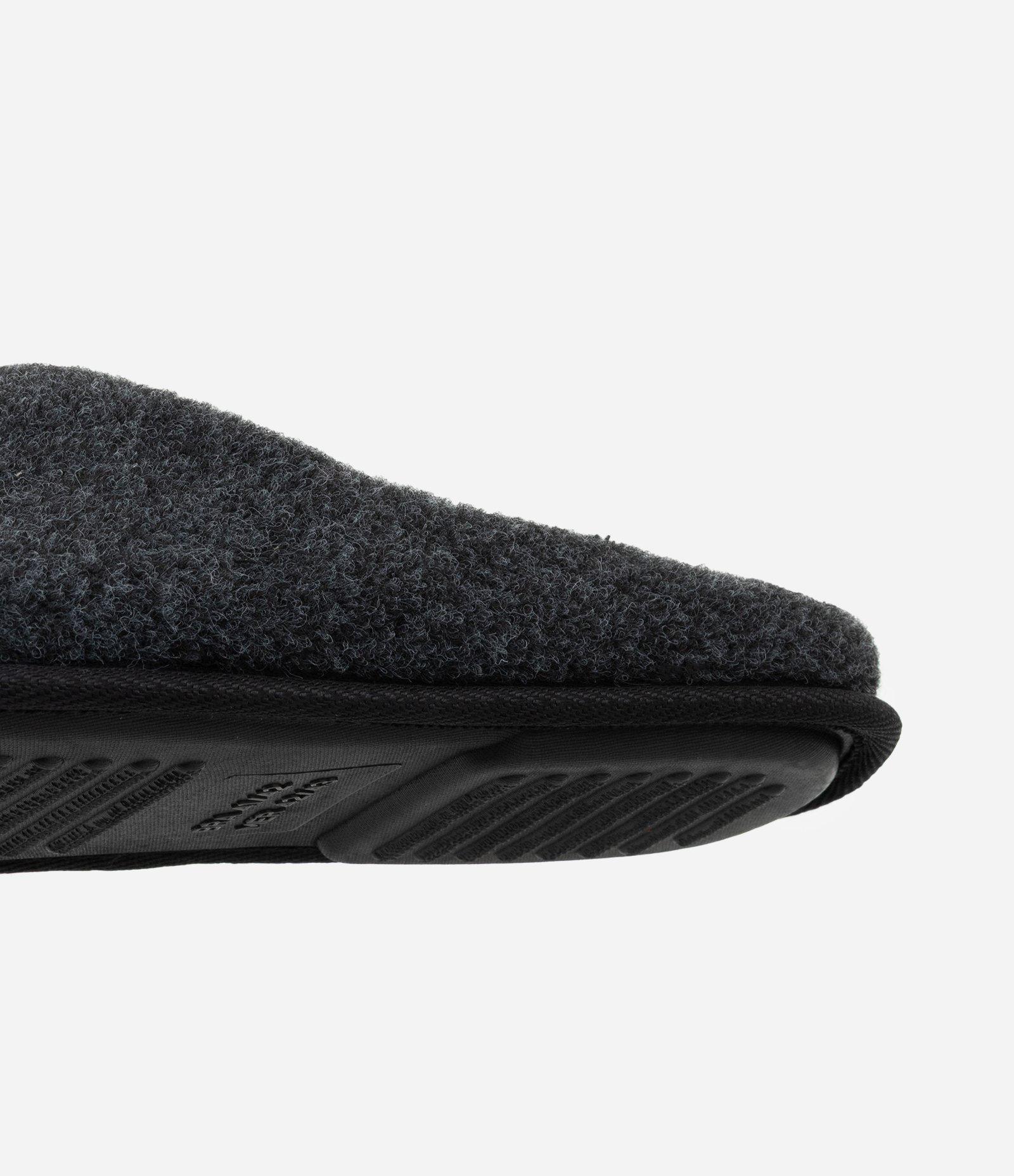 Pantufa Chinelo Slipper com Textura Cinza Escuro 5