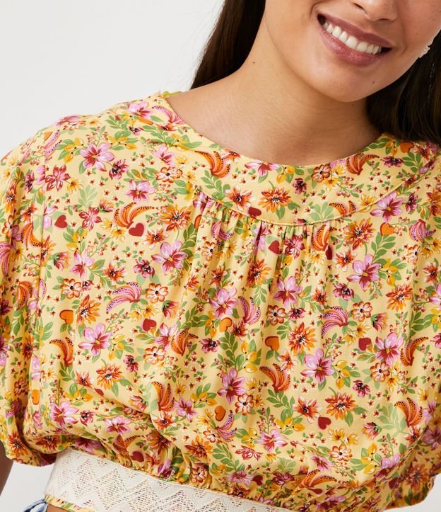Blusa Cropped em Viscose com Estampa Floral e Amarração nas Costas Amarelo 4