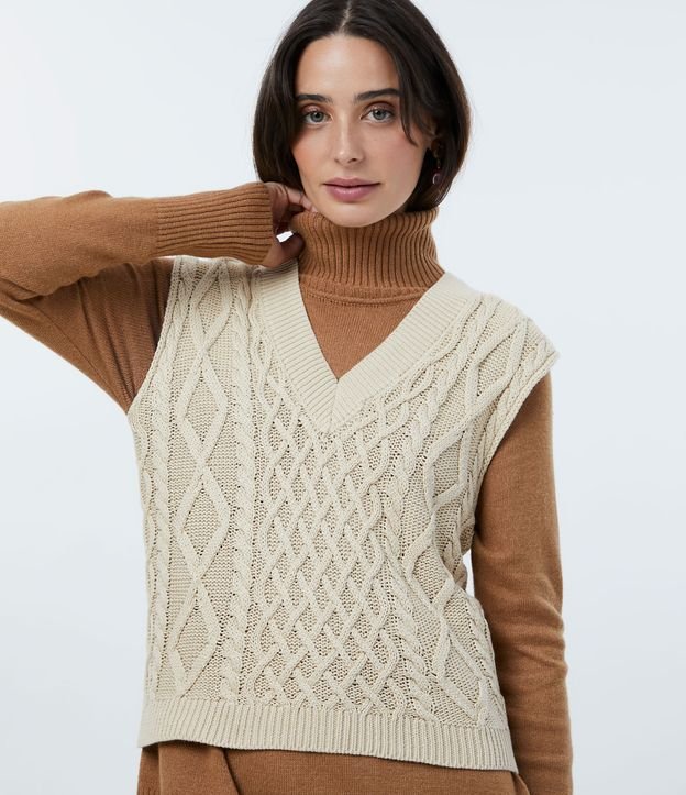 Colete com Detalhes Trançados