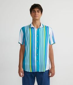 Camisa Manga Curta em Viscose com Estampa em Listras Verticais