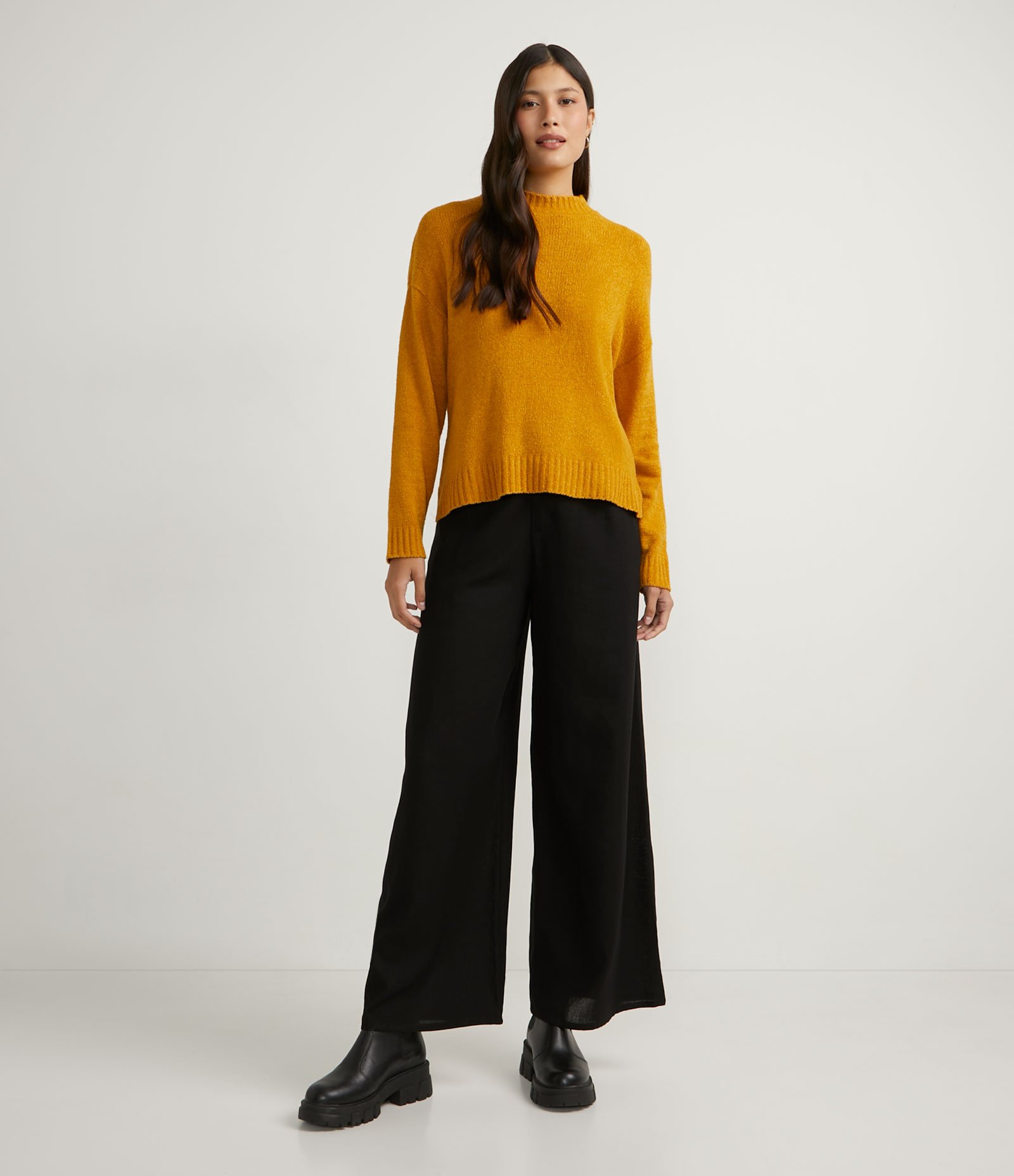 Suéter em Tricô Texturizado com Cava Deslocada 5