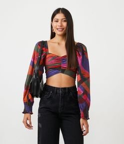 Blusa Cropped em Algodão com Manga 3/4 e Estampa Abstrata