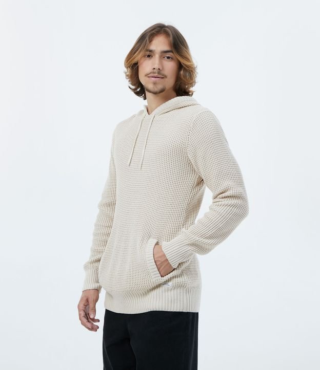 Suéter em Tricô Texturizado com Capuz e Boslsos