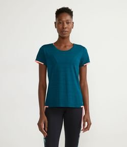 Camiseta Esportiva em Poliamida com Detalhes nas Mangas e na Barra