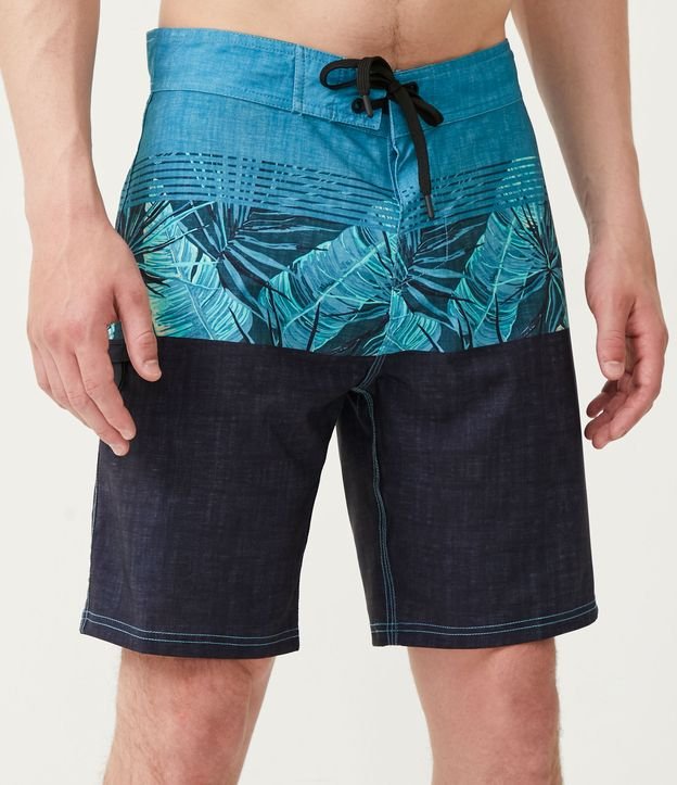 Bermuda con Cintura Fija y Estampado de Follaje Negro 2
