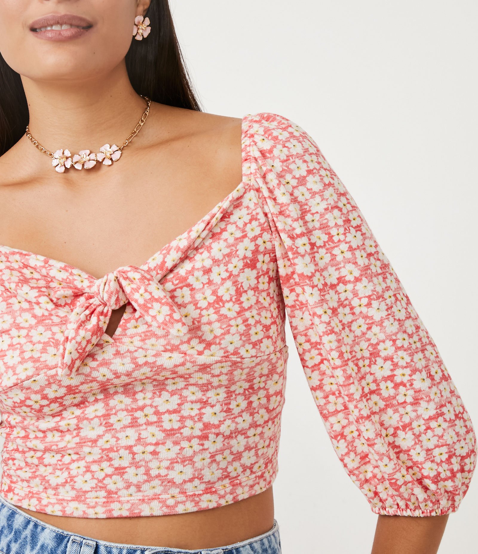 Blusa Cropped com Manga Longa Bufante e Estampa Floral Vermelho Claro 4