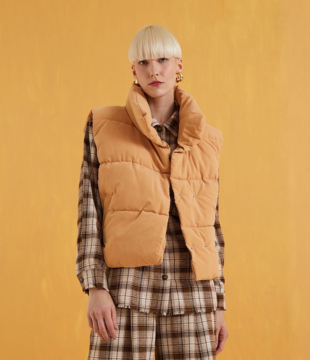 colete puffer cropped