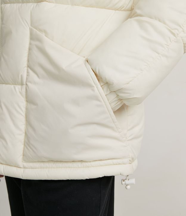 Campera Puffer en Poliamida con Cuello Alto Beige 4