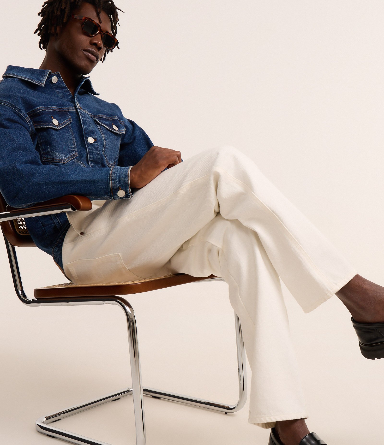 Jaqueta Trucker em Jeans com Bolsos Azul 4