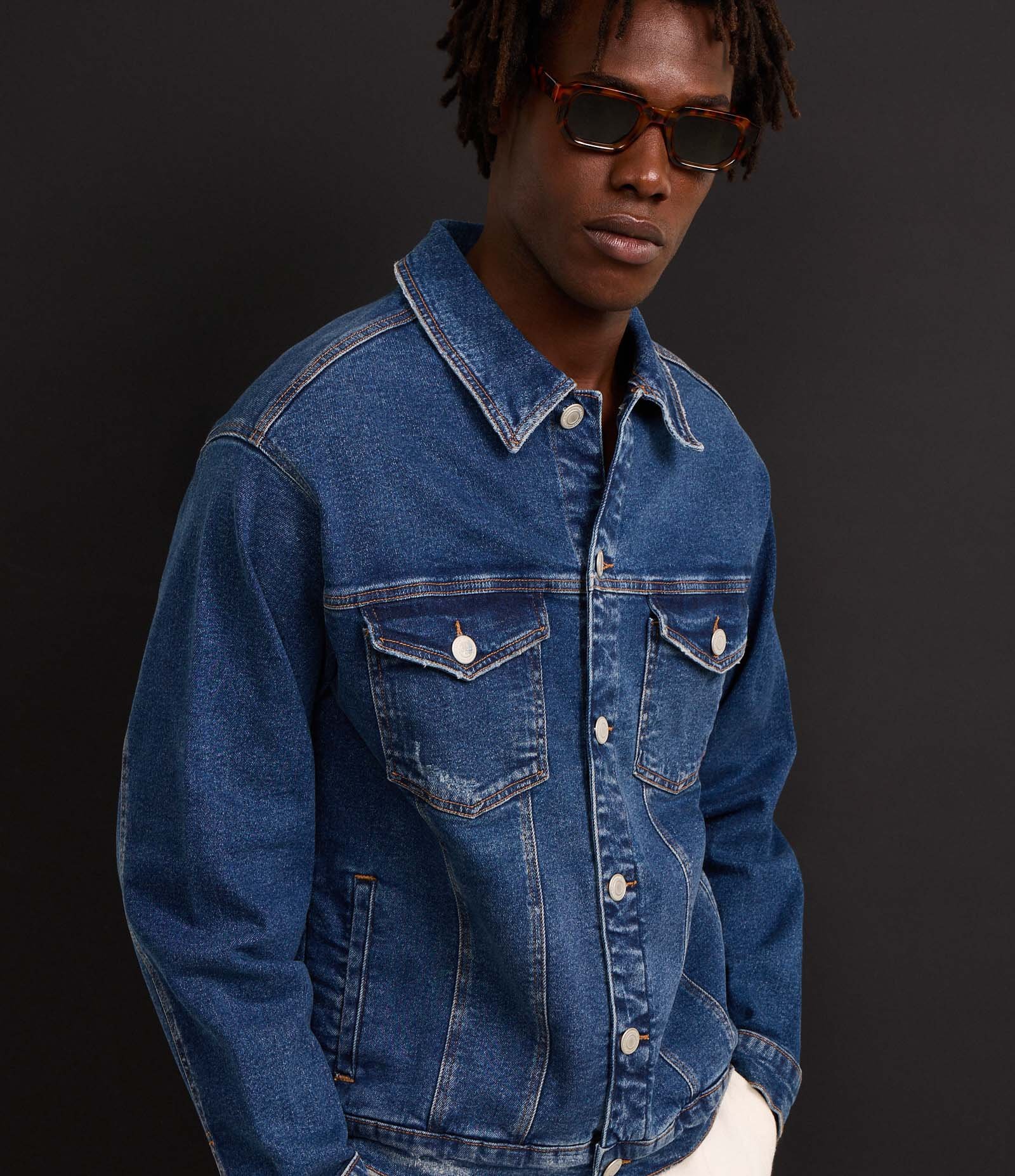 Jaqueta Trucker em Jeans com Bolsos Azul 5