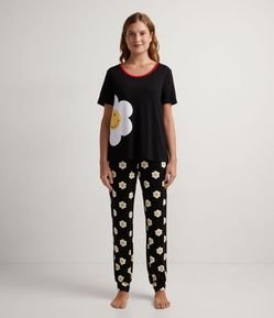 Pijama em Viscolycra com Estampa Margaridas Smiley