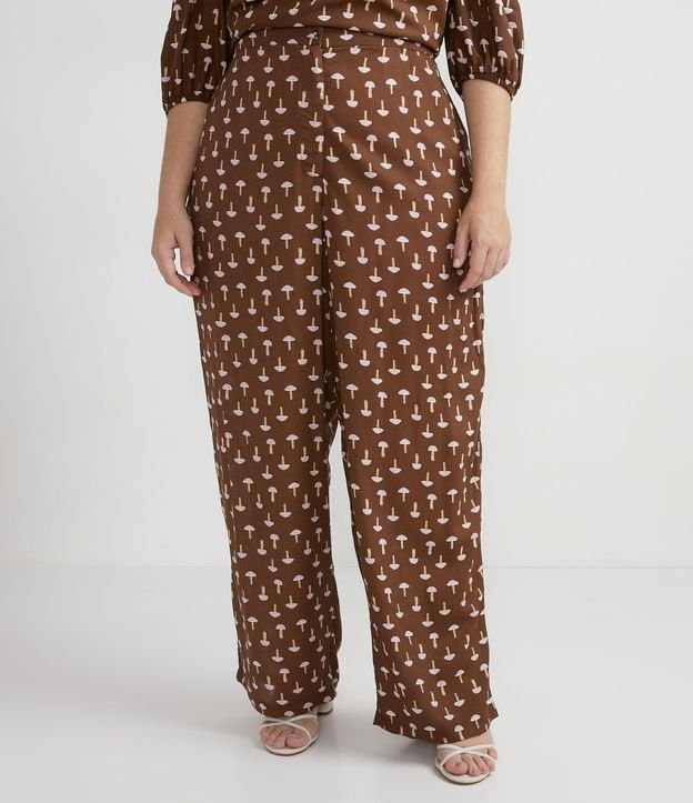 Calça Pantalona em Viscose com Estampa de Cogumelos Curve & Plus Size