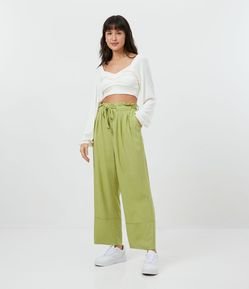 Calça Pantalona em Linho com Botões e Cinto Encapado