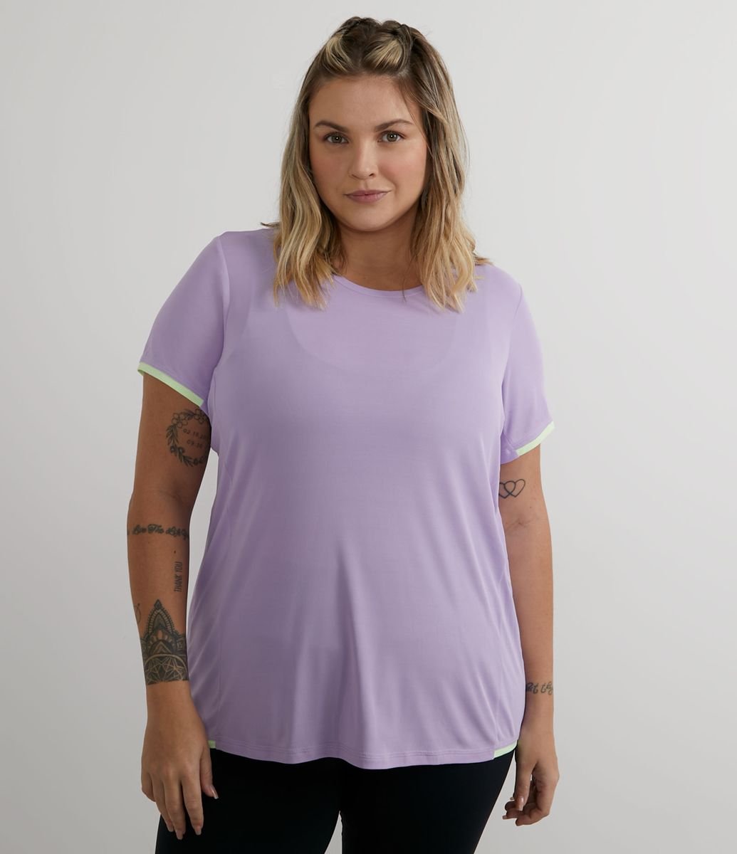 Camiseta Esportiva em Poliamida com Detalhes Contrastantes na Manga Curve & Plus Size Menor preço em Camiseta Esportiva em Poliamida com Detalhes Contrastantes na Manga Curve & Plus Size