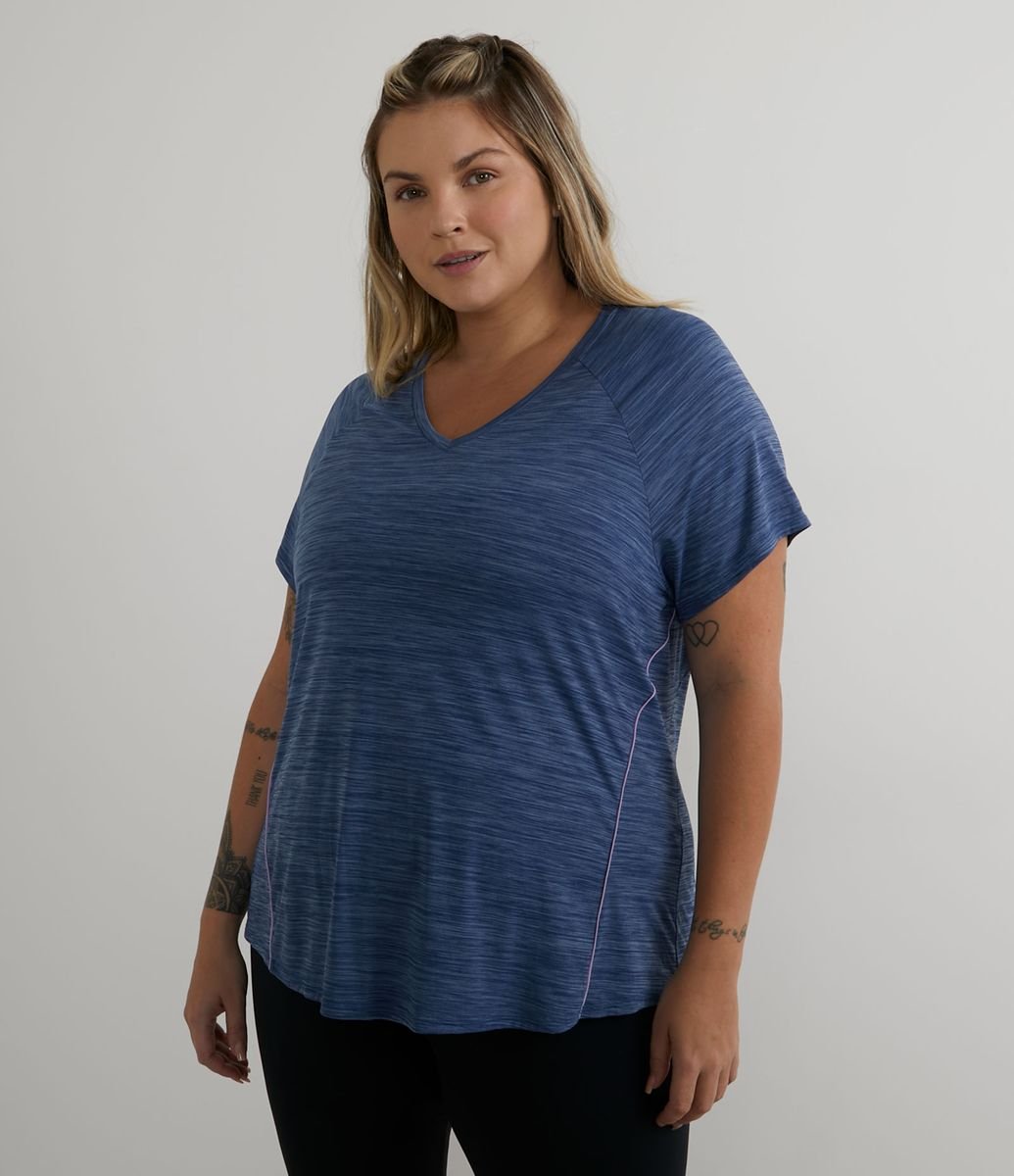 camiseta esportiva feminina plus size