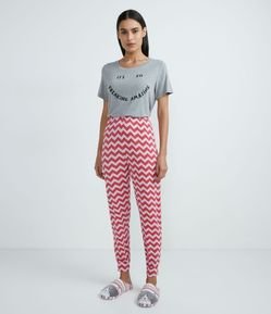 Pijama em Viscolycra com Blusa Manga Curta e Calça Jogger