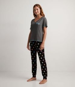 Pijama em Viscolycra com Blusa Manga Curta Calça e Estampa de Estrelinhas