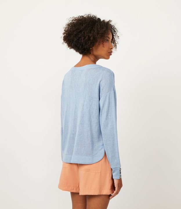 Blusa en Viscosa con Botones Contrastantes en las Mangas Azul 3