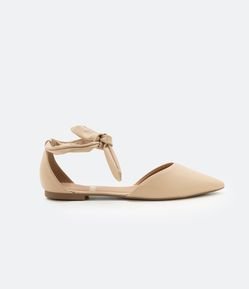 Sapatilha com Fechamento no Tornozelo e Bico Fino