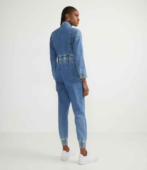 Macacão Jeans com Gola Alta e Abotoamento Frontal Azul 2
