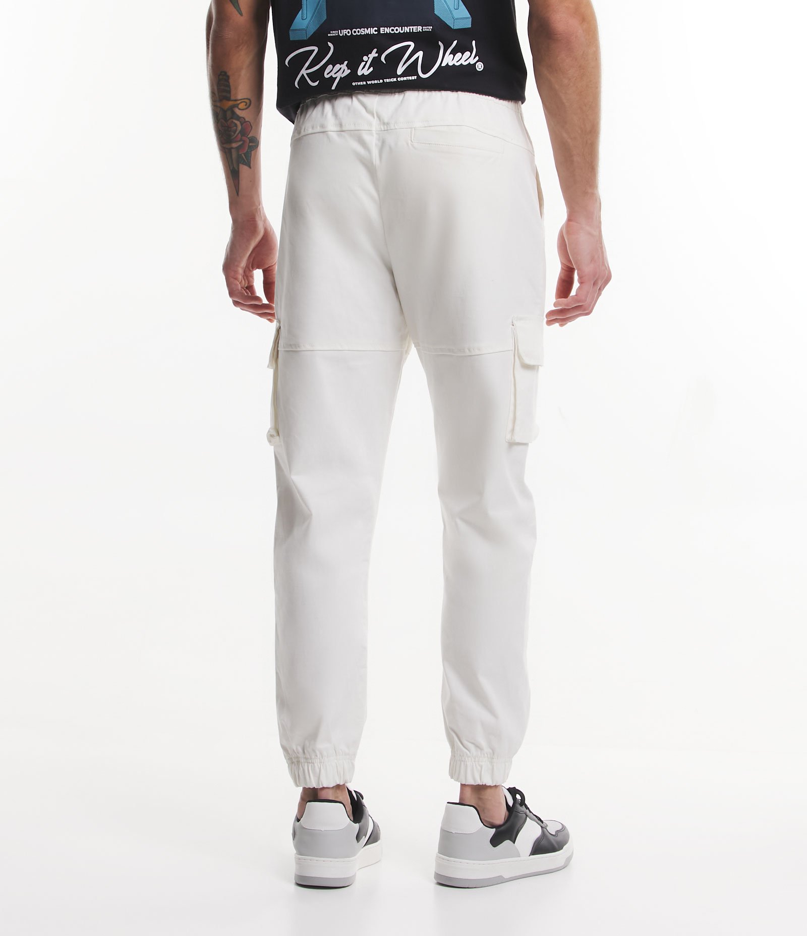 Calça Jogger Cargo em Sarja com Cós Elástico e Barra Ajustada Off White 3