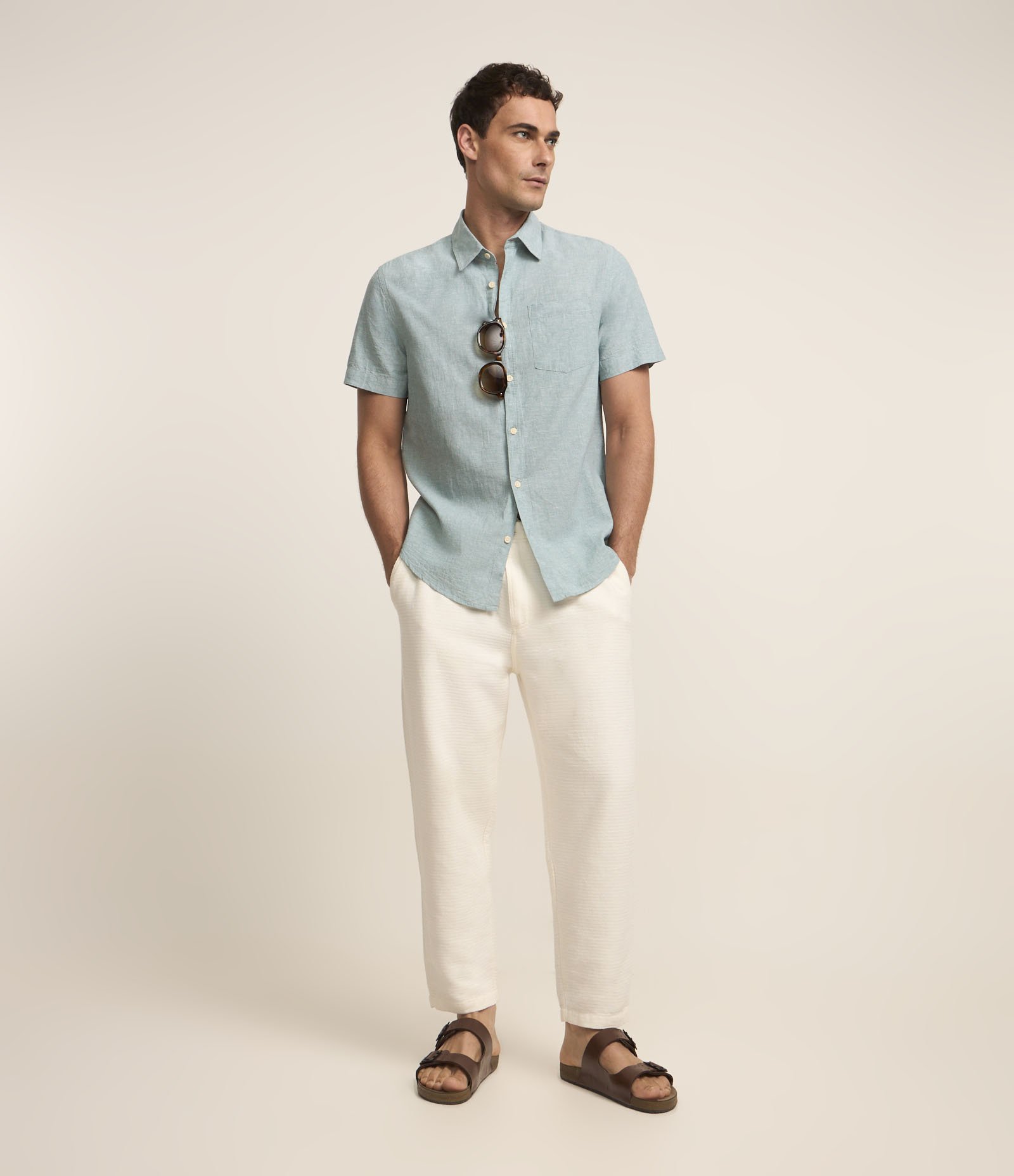 Camisa Comfort Básica em Linho com Bolso Frontal Verde Claro 2