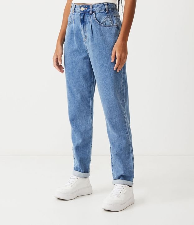Pantalón Mom en Jeans con Pliegues y Recorte en los Bolsillos Azul 2