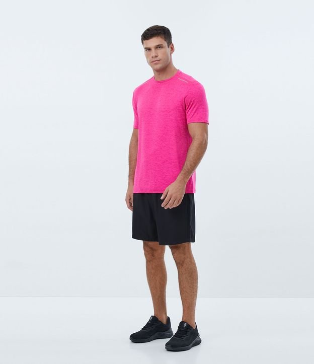Camiseta Esportiva Básica em Dry Fit com Detalhes Refletivos Rosa Pink 2