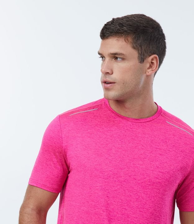 Camiseta Esportiva Básica em Dry Fit com Detalhes Refletivos Rosa Pink 3