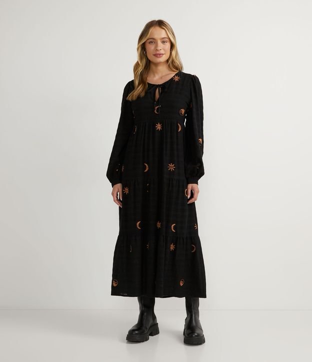 Vestido Longo em Algodão com Bordado de Sol e Lua e Babado
