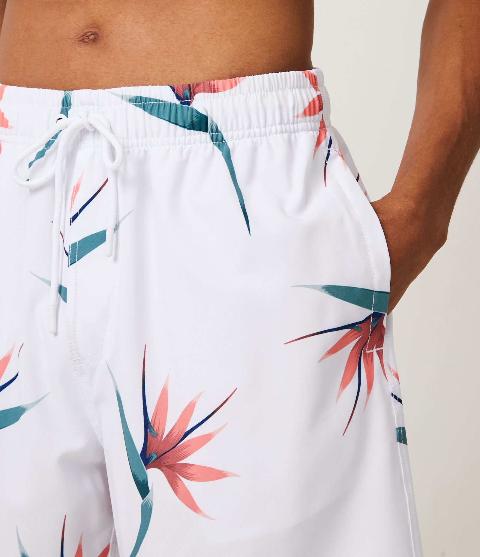 Bermuda com Cós Elástico e Estampa Floral Branco 4